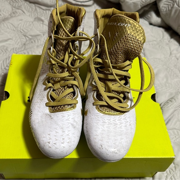 Lacrosse Cleats. White and gold Under Armour Women’s Lax Highlights. - Picture 5 of 15